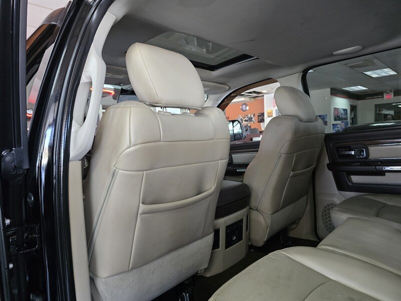2013 RAM 1500 LARAMIE 4DR CREW CAB 4X4 - Photo 12 - Hamilton, OH 45015