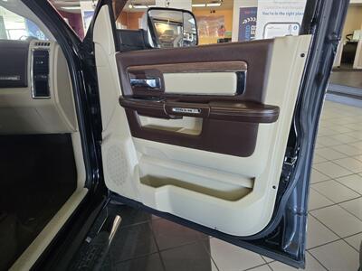 2013 RAM 1500 LARAMIE 4DR CREW CAB 4X4 - Photo 14 - Hamilton, OH 45015