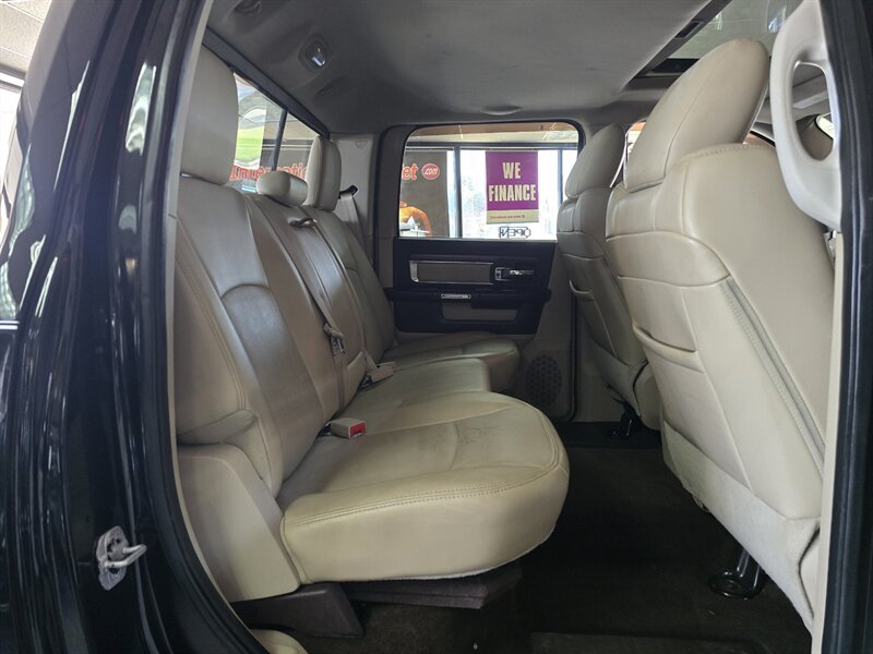2013 RAM 1500 LARAMIE 4DR CREW CAB 4X4 - Photo 18 - Hamilton, OH 45015