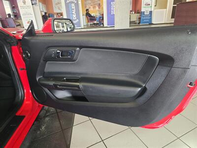 2017 Ford Mustang V6   - Photo 10 - Hamilton, OH 45015