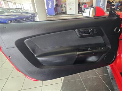 2017 Ford Mustang V6   - Photo 8 - Hamilton, OH 45015