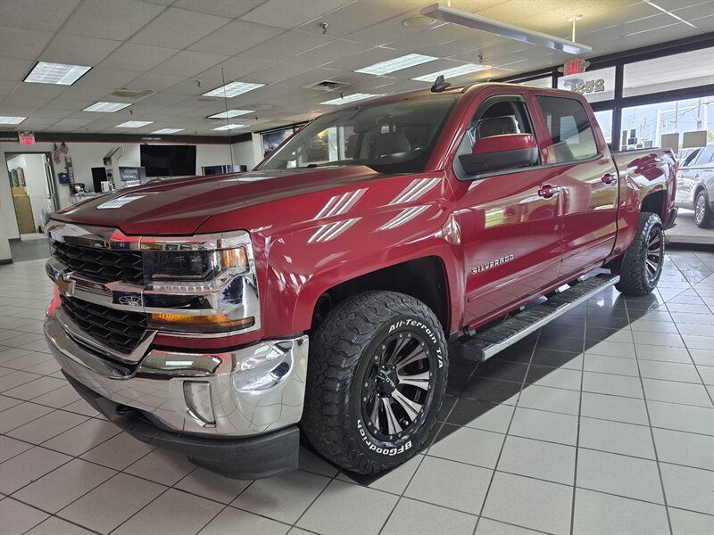 2018 Chevrolet Silverado 1500 LT-CREW CAB-4X4   - Photo 1 - Hamilton, OH 45015