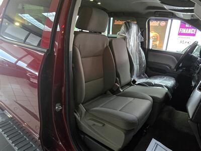 2018 Chevrolet Silverado 1500 LT-CREW CAB-4X4   - Photo 14 - Hamilton, OH 45015