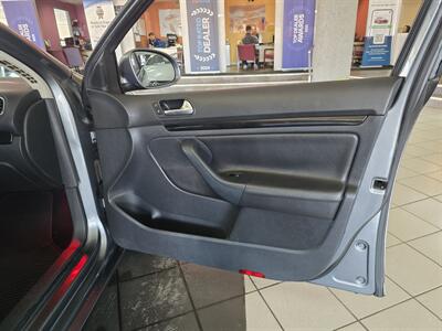 2014 Volkswagen Jetta SportWagen TDI   - Photo 12 - Hamilton, OH 45015