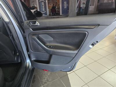 2014 Volkswagen Jetta SportWagen TDI   - Photo 15 - Hamilton, OH 45015