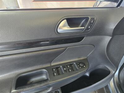 2014 Volkswagen Jetta SportWagen TDI   - Photo 17 - Hamilton, OH 45015