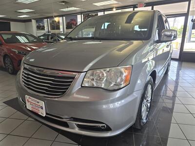 2013 Chrysler Town & Country Touring-L Plus 4DR MINI-VAN   - Photo 2 - Hamilton, OH 45015