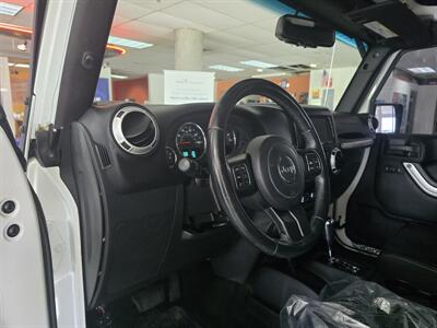 2015 Jeep Wrangler Sahara 4DR SUV 4X4 - Photo 8 - Hamilton, OH 45015