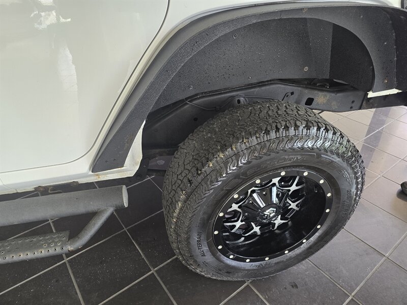 2015 Jeep Wrangler Sahara 4DR SUV 4X4 - Photo 33 - Hamilton, OH 45015