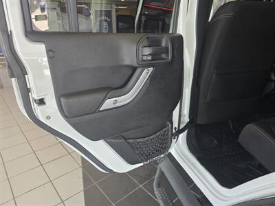 2015 Jeep Wrangler Sahara 4DR SUV 4X4 - Photo 10 - Hamilton, OH 45015