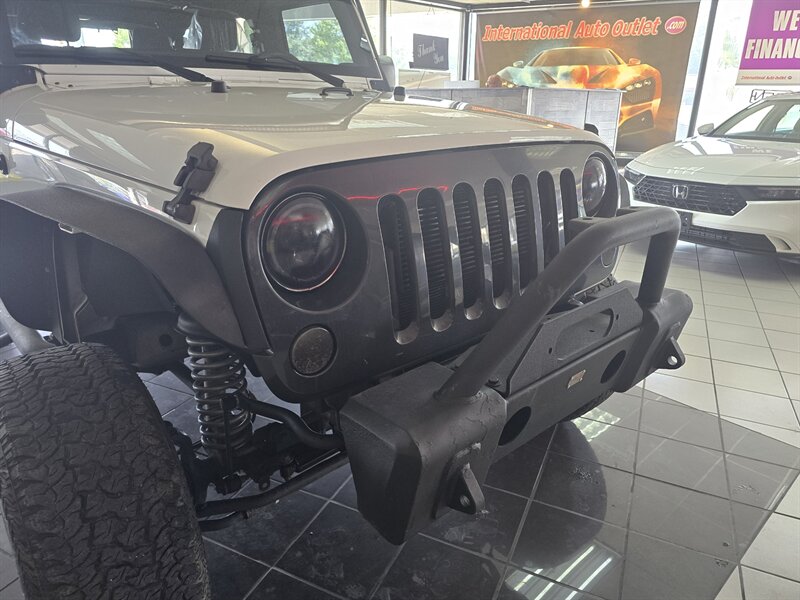 2015 Jeep Wrangler Sahara 4DR SUV 4X4 - Photo 32 - Hamilton, OH 45015