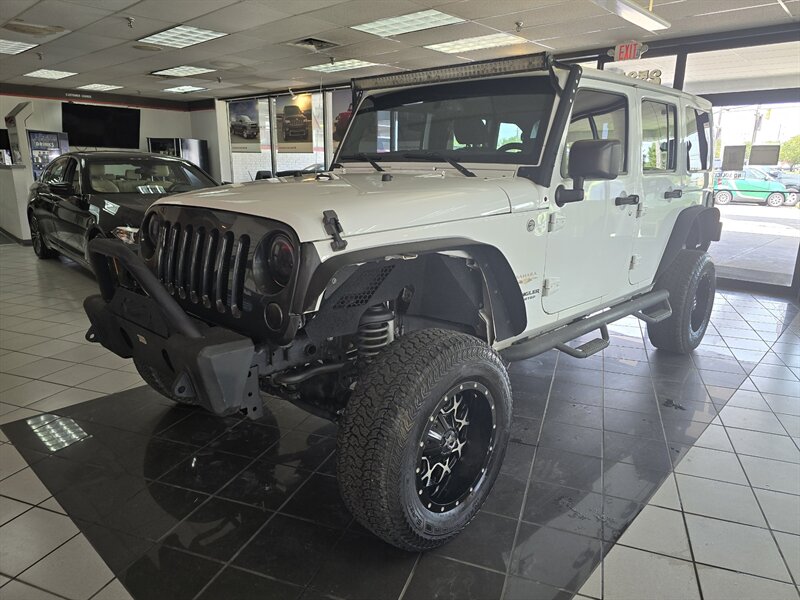 2015 Jeep Wrangler Sahara 4DR SUV 4X4   - Photo 1 - Hamilton, OH 45015