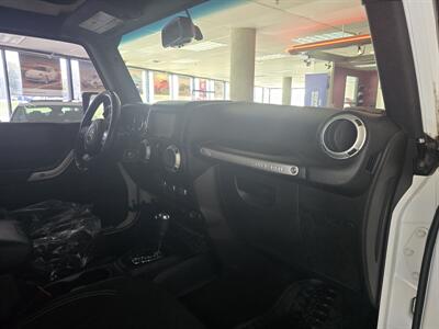 2015 Jeep Wrangler Sahara 4DR SUV 4X4 - Photo 13 - Hamilton, OH 45015