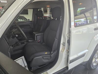 2012 Jeep Liberty Sport 4DR SUV 4X4   - Photo 9 - Hamilton, OH 45015