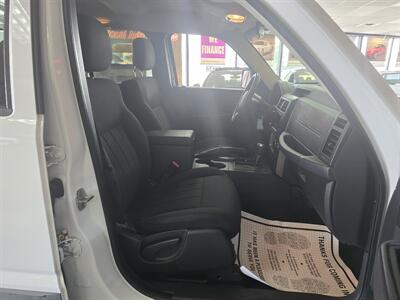 2012 Jeep Liberty Sport 4DR SUV 4X4   - Photo 14 - Hamilton, OH 45015