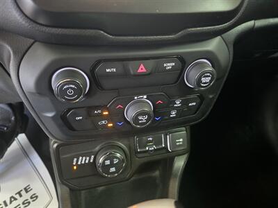 2020 Jeep Renegade Trailhawk 4DR SUV 4X4   - Photo 25 - Hamilton, OH 45015