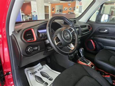 2020 Jeep Renegade Trailhawk 4DR SUV 4X4   - Photo 8 - Hamilton, OH 45015