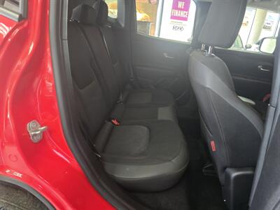 2020 Jeep Renegade Trailhawk 4DR SUV 4X4   - Photo 15 - Hamilton, OH 45015