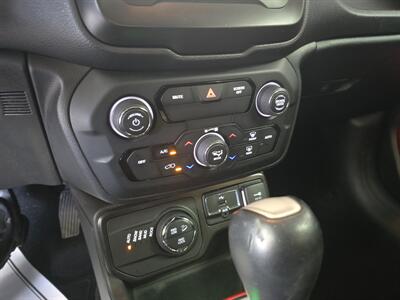 2020 Jeep Renegade Trailhawk 4DR SUV 4X4   - Photo 26 - Hamilton, OH 45015