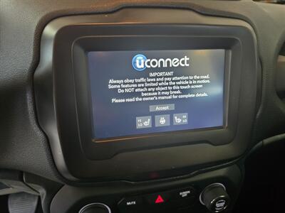 2020 Jeep Renegade Trailhawk 4DR SUV 4X4   - Photo 22 - Hamilton, OH 45015