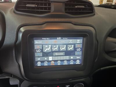 2020 Jeep Renegade Trailhawk 4DR SUV 4X4   - Photo 21 - Hamilton, OH 45015