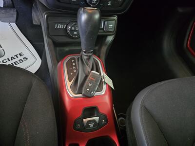 2020 Jeep Renegade Trailhawk 4DR SUV 4X4   - Photo 28 - Hamilton, OH 45015