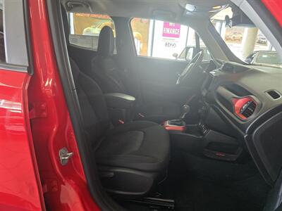 2020 Jeep Renegade Trailhawk 4DR SUV 4X4   - Photo 13 - Hamilton, OH 45015