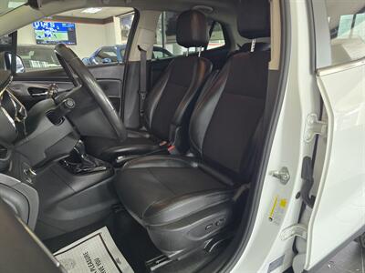 2021 Buick Encore Preferred  4DR CROSSOVER AWD   - Photo 9 - Hamilton, OH 45015