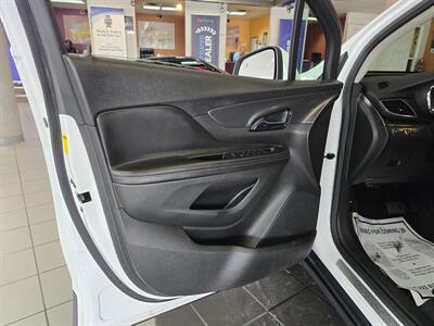 2021 Buick Encore Preferred  4DR CROSSOVER AWD   - Photo 7 - Hamilton, OH 45015