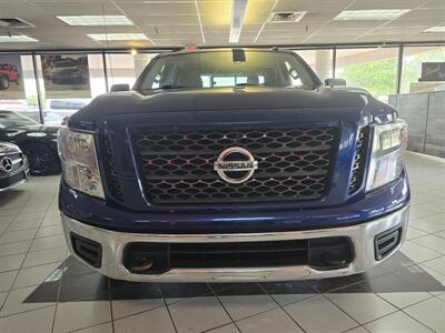 2019 Nissan Titan SV CREW CAB4X4   - Photo 2 - Hamilton, OH 45015