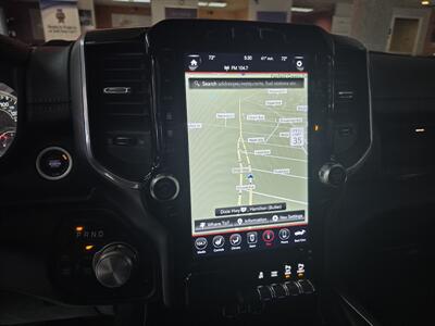 2020 RAM 1500 Laramie 4DR CREW CAB 4X4/V8   - Photo 26 - Hamilton, OH 45015