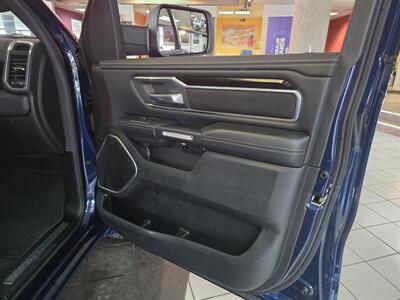 2020 RAM 1500 Laramie 4DR CREW CAB 4X4/V8   - Photo 12 - Hamilton, OH 45015