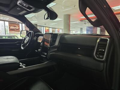 2020 RAM 1500 Laramie 4DR CREW CAB 4X4/V8   - Photo 13 - Hamilton, OH 45015