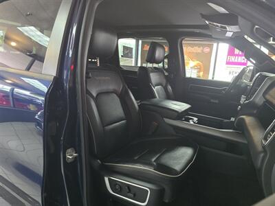 2020 RAM 1500 Laramie 4DR CREW CAB 4X4/V8   - Photo 14 - Hamilton, OH 45015