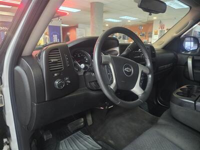 2010 Chevrolet Silverado 1500 LT 4DR CREW CAB 4X4   - Photo 8 - Hamilton, OH 45015