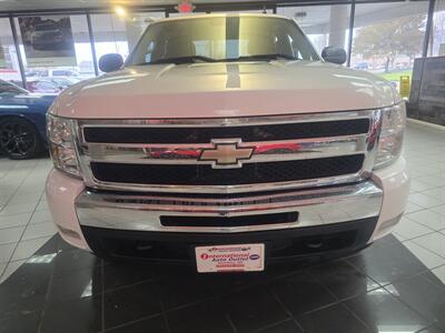 2010 Chevrolet Silverado 1500 LT 4DR CREW CAB 4X4   - Photo 2 - Hamilton, OH 45015