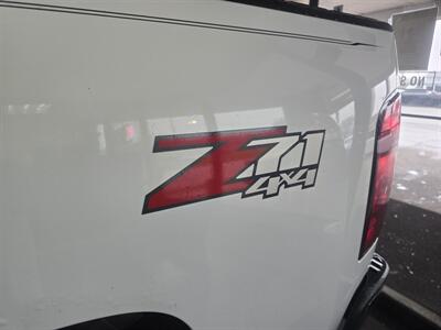 2010 Chevrolet Silverado 1500 LT 4DR CREW CAB 4X4   - Photo 22 - Hamilton, OH 45015