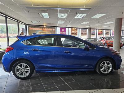 2017 Chevrolet Cruze LT Manual 4DR HATCHBACK   - Photo 5 - Hamilton, OH 45015