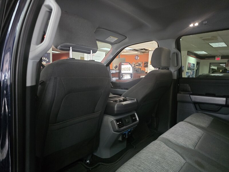 2022 Ford F-150 XLT 4DR SUPER CREW 4X4 - Photo 11 - Hamilton, OH 45015