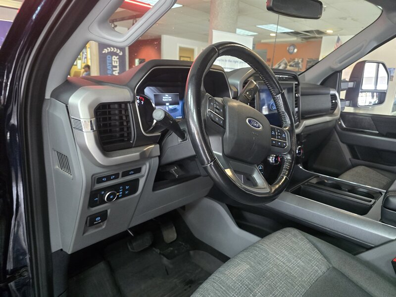2022 Ford F-150 XLT 4DR SUPER CREW 4X4 - Photo 8 - Hamilton, OH 45015