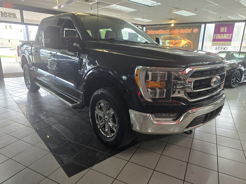 2022 Ford F-150 XLT 4DR SUPER CREW 4X4 - Photo 3 - Hamilton, OH 45015