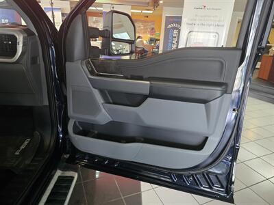 2022 Ford F-150 XLT 4DR SUPER CREW 4X4 - Photo 13 - Hamilton, OH 45015