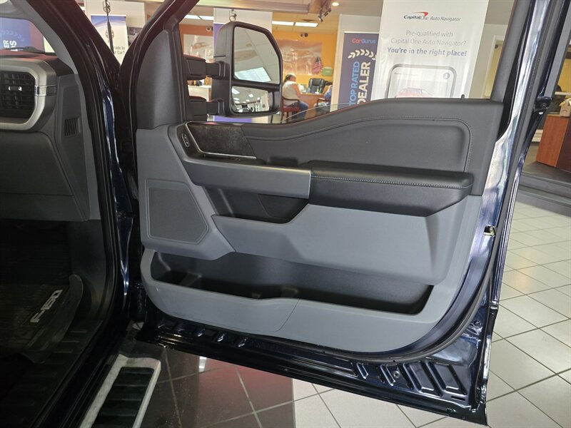 2022 Ford F-150 XLT 4DR SUPER CREW 4X4 - Photo 13 - Hamilton, OH 45015