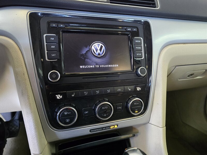 2012 Volkswagen Passat SE PZEV 4DR SEDAN - Photo 18 - Hamilton, OH 45015