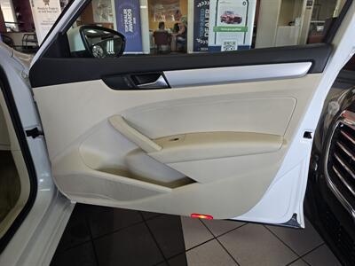 2012 Volkswagen Passat SE PZEV 4DR SEDAN - Photo 12 - Hamilton, OH 45015