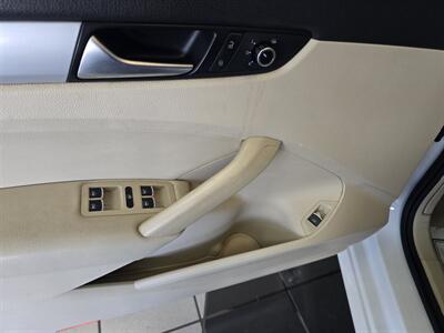 2012 Volkswagen Passat SE PZEV 4DR SEDAN - Photo 15 - Hamilton, OH 45015