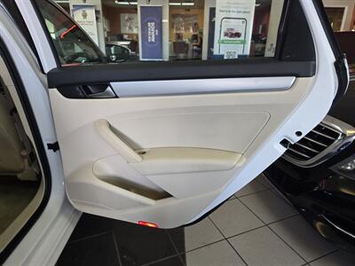 2012 Volkswagen Passat SE PZEV 4DR SEDAN - Photo 16 - Hamilton, OH 45015