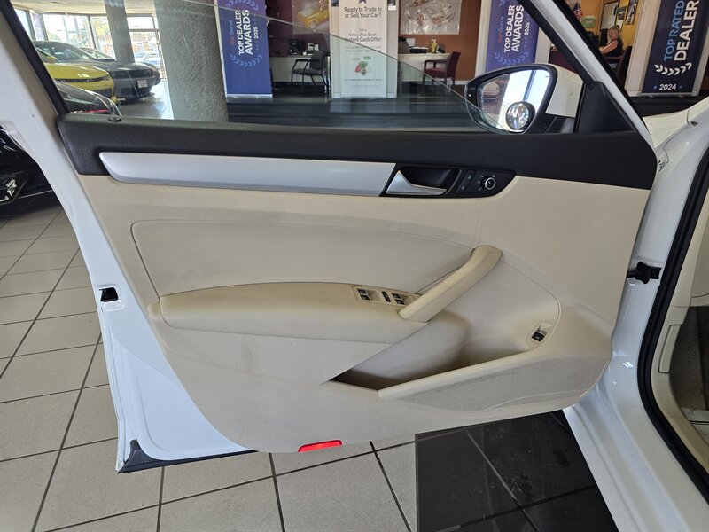2012 Volkswagen Passat SE PZEV 4DR SEDAN - Photo 8 - Hamilton, OH 45015