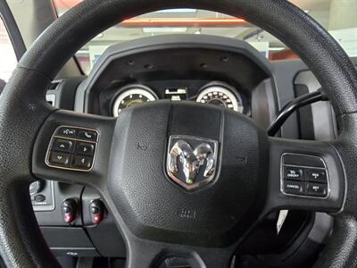 2014 RAM 1500 Express 4DR QUAD CAB 4X4 - Photo 23 - Hamilton, OH 45015