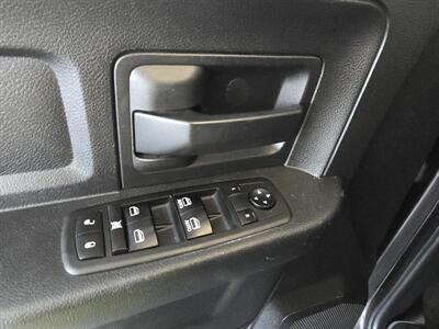 2014 RAM 1500 Express 4DR QUAD CAB 4X4 - Photo 17 - Hamilton, OH 45015